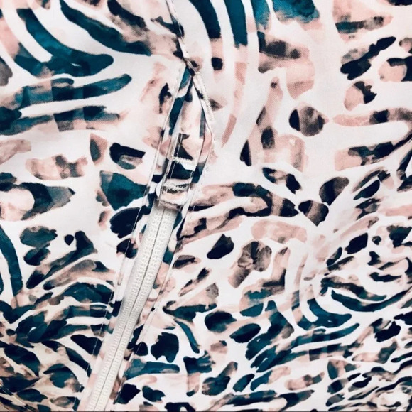 Roxy Abstract Faux Fur Trim Dry Flight Technology Parka Size 16 XXL NWT - Picture 4 of 10